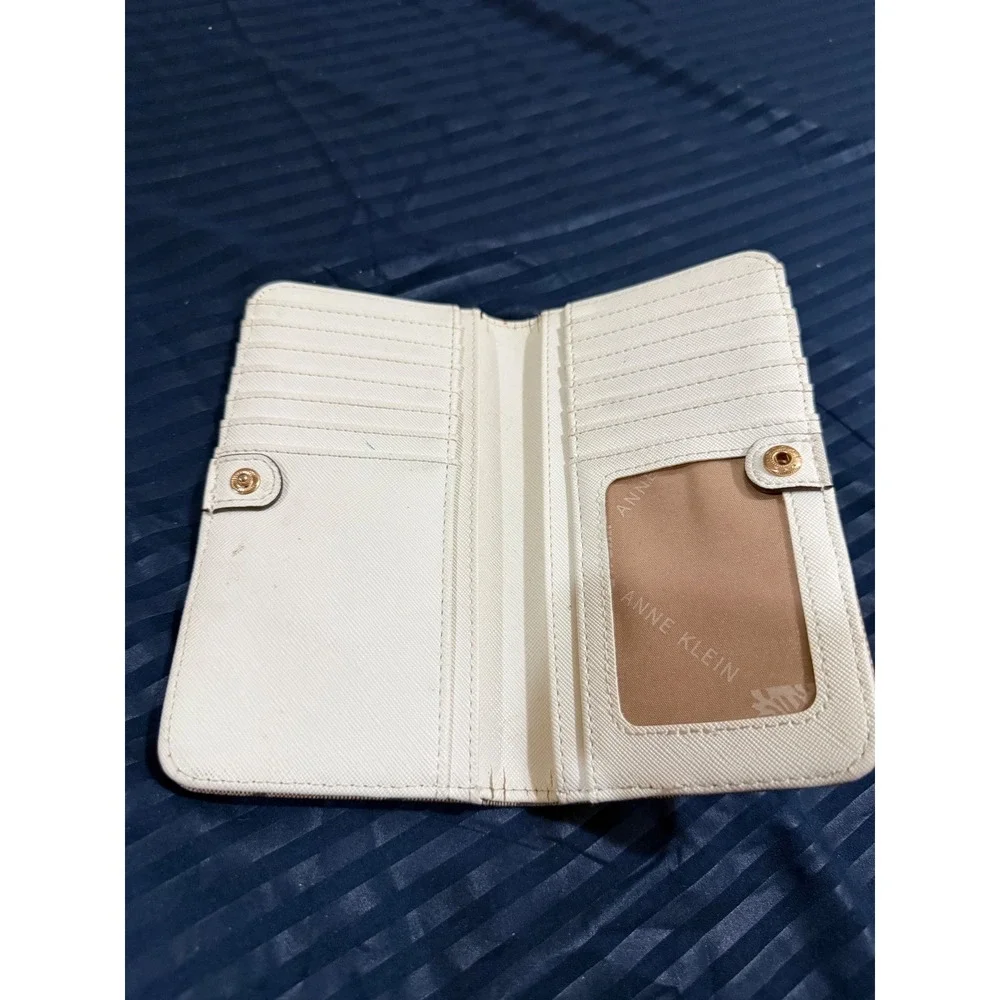 Anne Klein Monogram Slim Bifold Wallet Tan Cream Gold Lion Logo ID Window